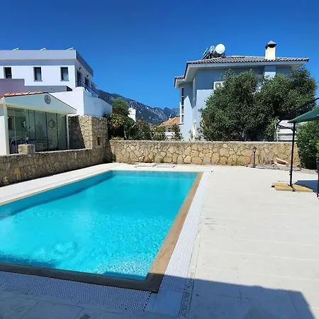 Вилла 3 Bedroom In Alsancak Кирения